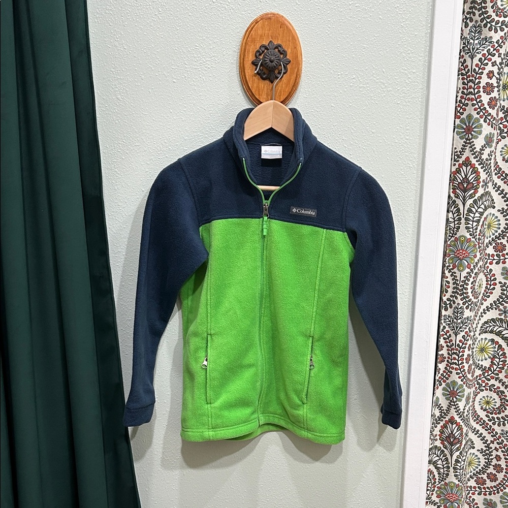 Columbia Two-Tone Green and Navy Fleece Jacket, Youth Size M (10/12)